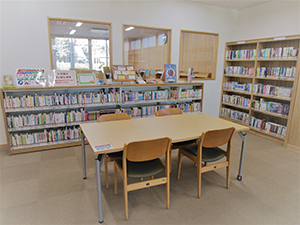 佐野市立葛生図書館 YAコーナーの写真01